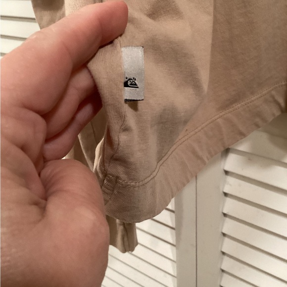 Quiksilver Oversized Crop Graphic Long Sleeve Tee in Pebble - Picture 6 of 10